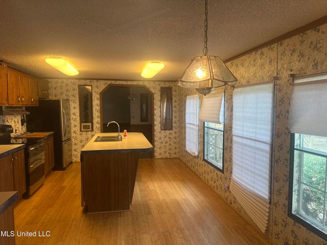 109 Cane Creek Road, Brandon, MS 39047