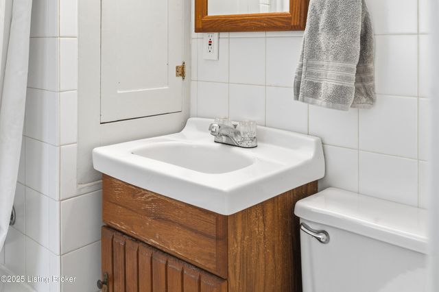 2231 Beargrass Ave, Louisville, KY 40218