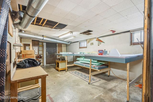 2231 Beargrass Ave, Louisville, KY 40218