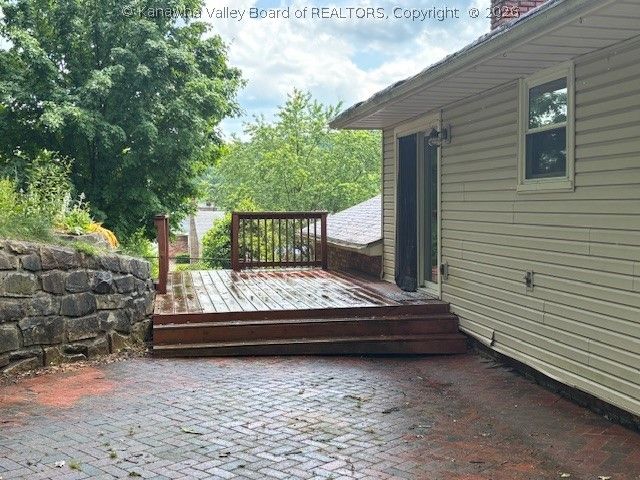 3 Woodbury Circle, Nitro, WV 25143