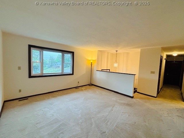 3 Woodbury Circle, Nitro, WV 25143