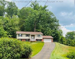 3 Woodbury Circle, Nitro, WV 25143