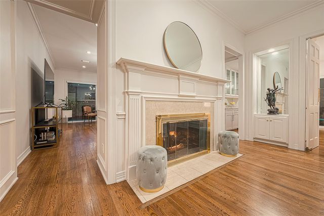983 S Post Oak Lane, Houston, TX 77056