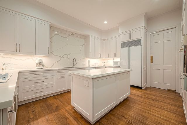 983 S Post Oak Lane, Houston, TX 77056