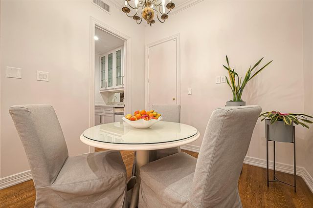 983 S Post Oak Lane, Houston, TX 77056