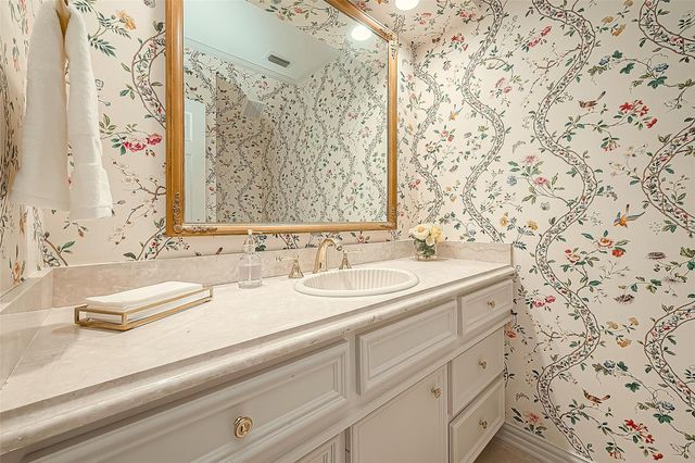 983 S Post Oak Lane, Houston, TX 77056