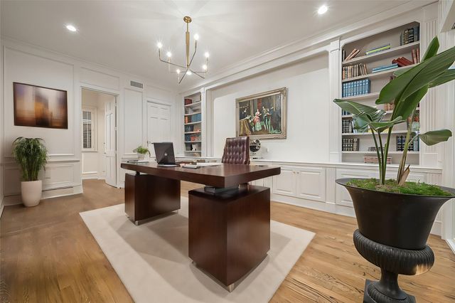 983 S Post Oak Lane, Houston, TX 77056