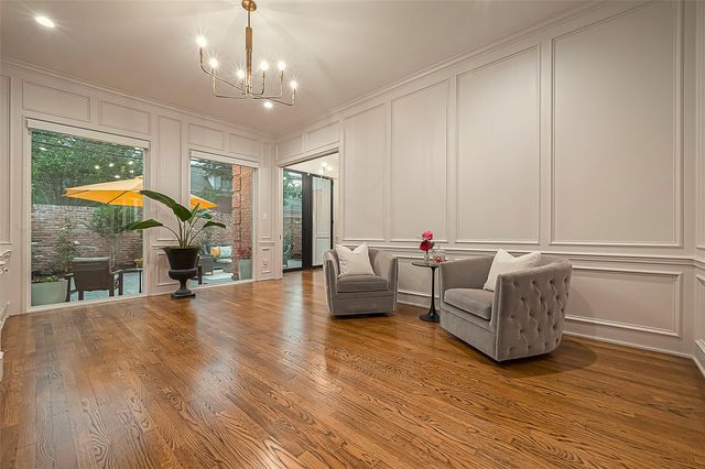 983 S Post Oak Lane, Houston, TX 77056
