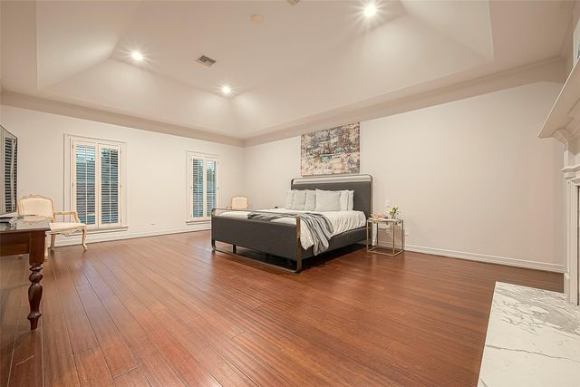 983 S Post Oak Lane, Houston, TX 77056
