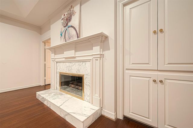 983 S Post Oak Lane, Houston, TX 77056