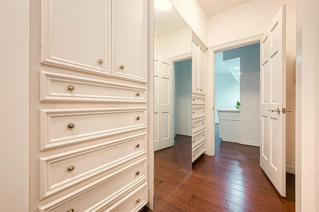 983 S Post Oak Lane, Houston, TX 77056