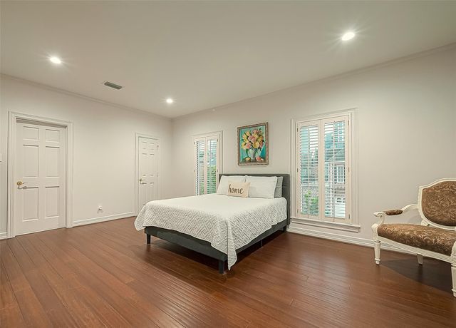 983 S Post Oak Lane, Houston, TX 77056
