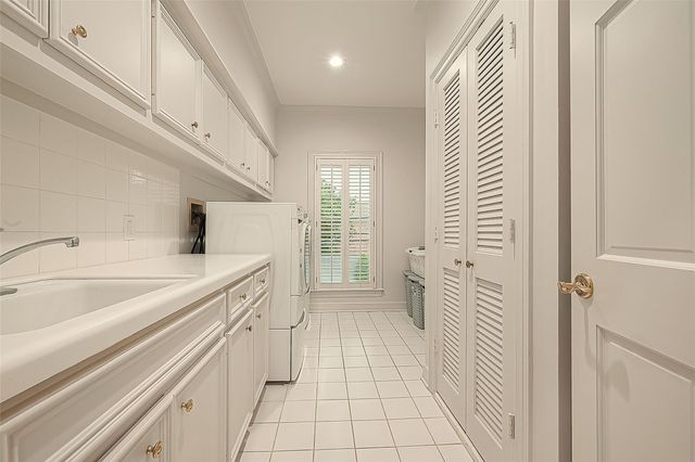 983 S Post Oak Lane, Houston, TX 77056