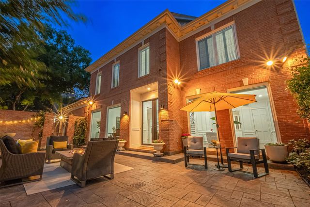 983 S Post Oak Lane, Houston, TX 77056