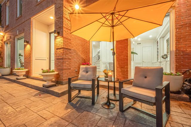 983 S Post Oak Lane, Houston, TX 77056