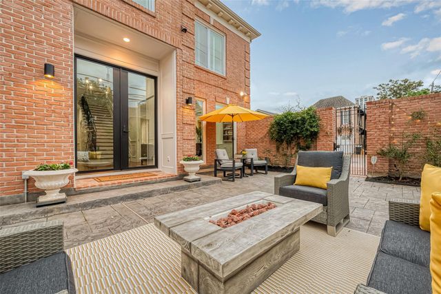983 S Post Oak Lane, Houston, TX 77056