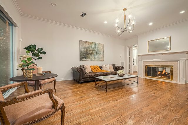 983 S Post Oak Lane, Houston, TX 77056