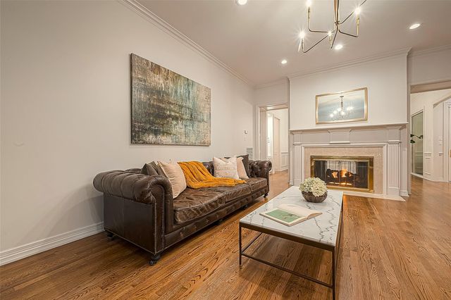 983 S Post Oak Lane, Houston, TX 77056