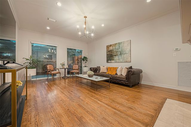 983 S Post Oak Lane, Houston, TX 77056
