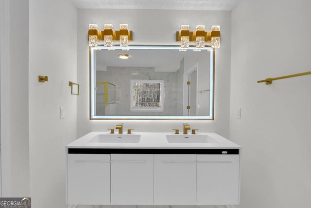 3760 Mountain Cove Road, Snellville, GA 30039