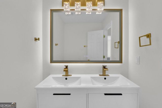 3760 Mountain Cove Road, Snellville, GA 30039