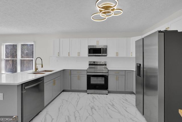 3760 Mountain Cove Road, Snellville, GA 30039