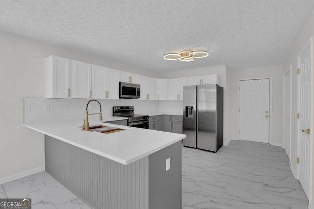 3760 Mountain Cove Road, Snellville, GA 30039