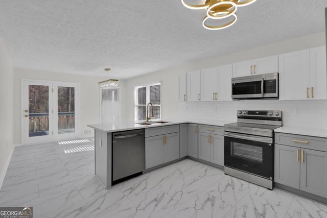 3760 Mountain Cove Road, Snellville, GA 30039