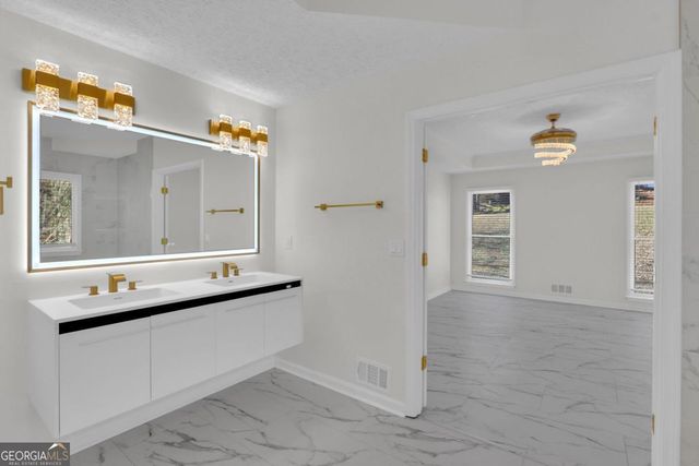 3760 Mountain Cove Road, Snellville, GA 30039