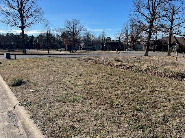 1 Bluff Lane, Holiday Island, AR 72631