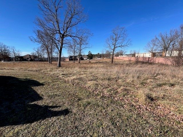 1 Bluff Lane, Holiday Island, AR 72631