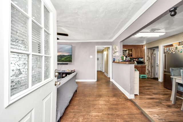 205 W Bird Road, Pasadena, TX 77502