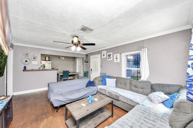 205 W Bird Road, Pasadena, TX 77502