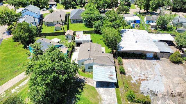 205 W Bird Road, Pasadena, TX 77502