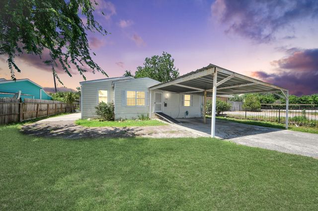 205 W Bird Road, Pasadena, TX 77502