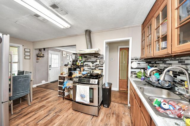 205 W Bird Road, Pasadena, TX 77502