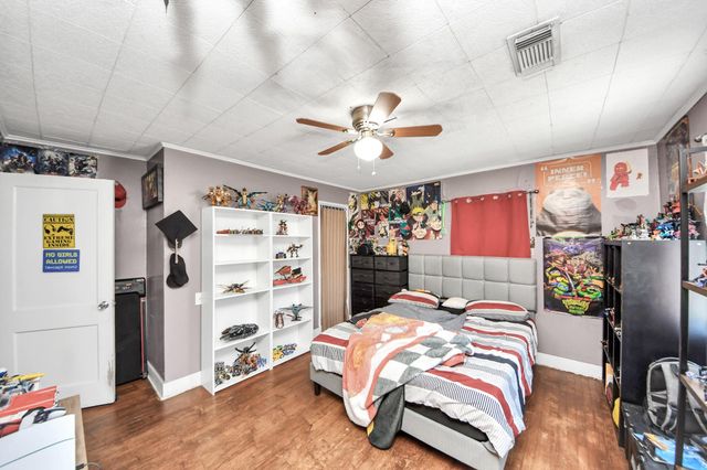 205 W Bird Road, Pasadena, TX 77502