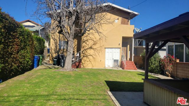 3530 W 27th Street, Los Angeles, CA 90018