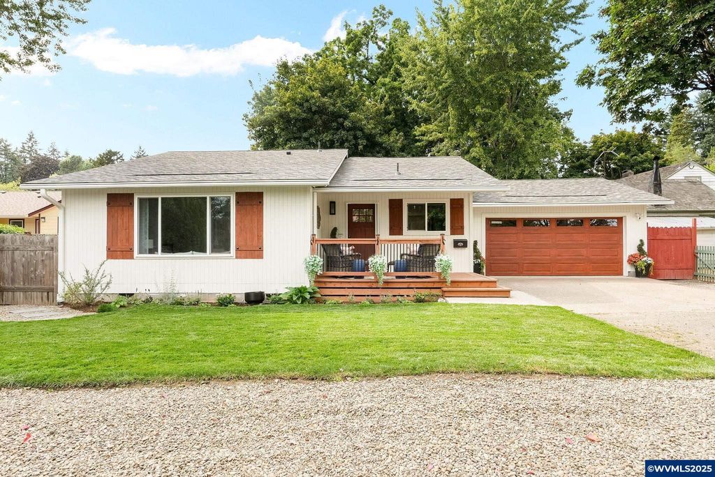 840 Wildwind Dr, Salem, OR 97302