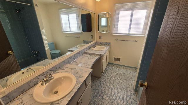 42455 Bishop Road, Canton, MI 48188