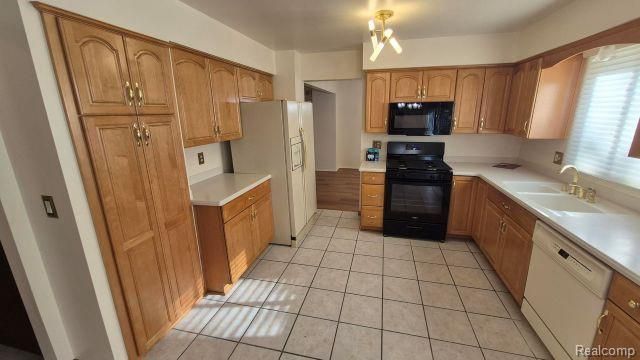 42455 Bishop Road, Canton, MI 48188