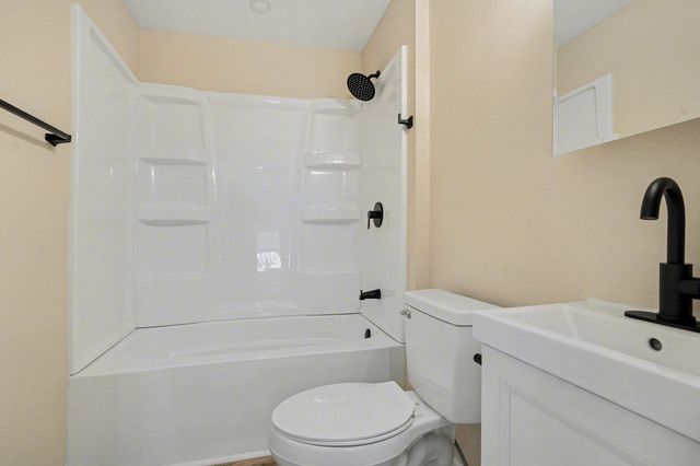 317 E Bertrand Road, Niles, MI 49120