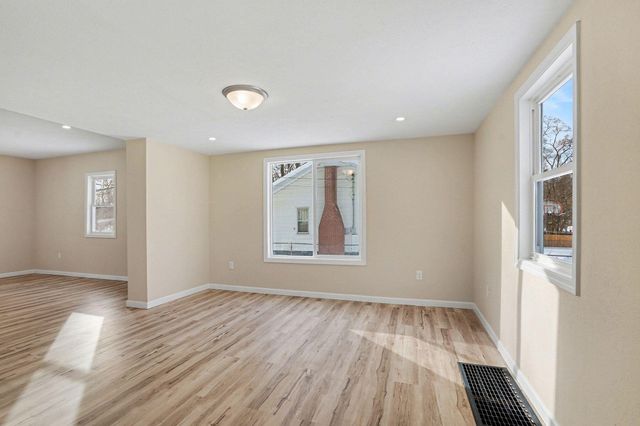 317 E Bertrand Road, Niles, MI 49120