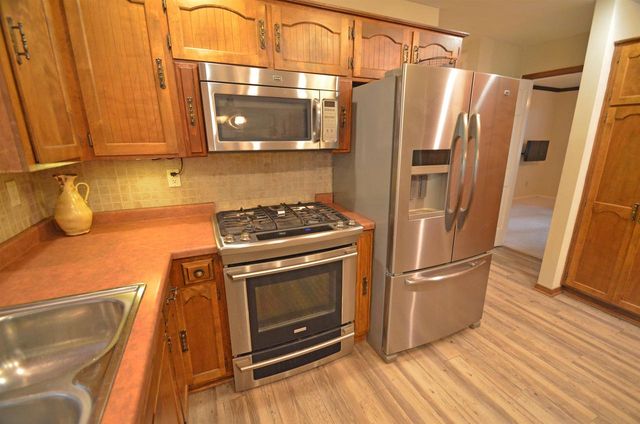 421 POLARIS COURT, Green Bay, WI 54302