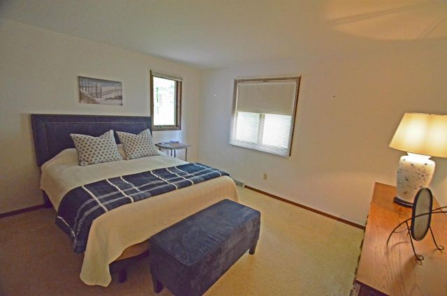 421 POLARIS COURT, Green Bay, WI 54302