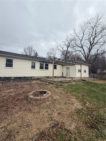 4450 Morefield Rd, Hermitage, PA 16148