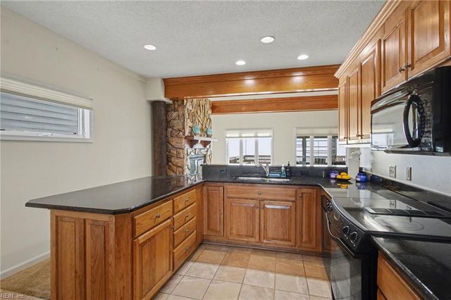 774 N First ST, Hampton, VA 23664