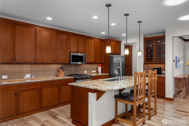 4650 Meriwood Drive NE, Lacey, WA 98516
