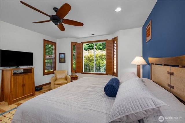 4650 Meriwood Drive NE, Lacey, WA 98516