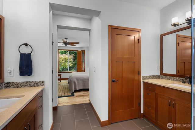 4650 Meriwood Drive NE, Lacey, WA 98516